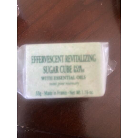 L'Occitane Effervescent Revitalizing Sugar Cube Bath Essential Oil Mint Rosemary - Picture 4 of 4